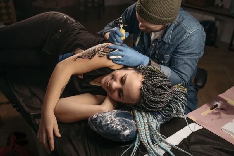 100 Strangers Let a Counting Rhyme Pick Their Tattoos Forever — The Results Are Chaotic, Beautiful, and Slightly Unhinged